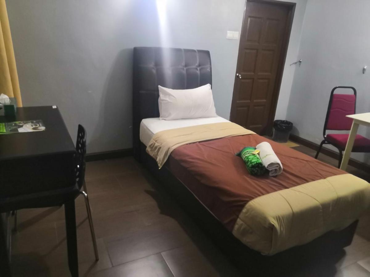 Oyo 90473 Opah Inn Hotel Kampong Ayer Terjun エクステリア 写真